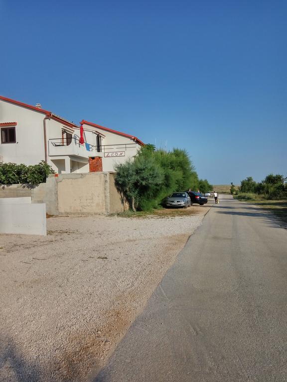 Apartments Leon Razanac Bagian luar foto